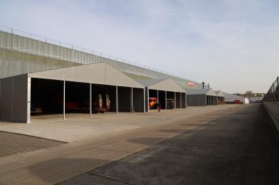 Lagerhalle für Fahrzeuge und Maschinen