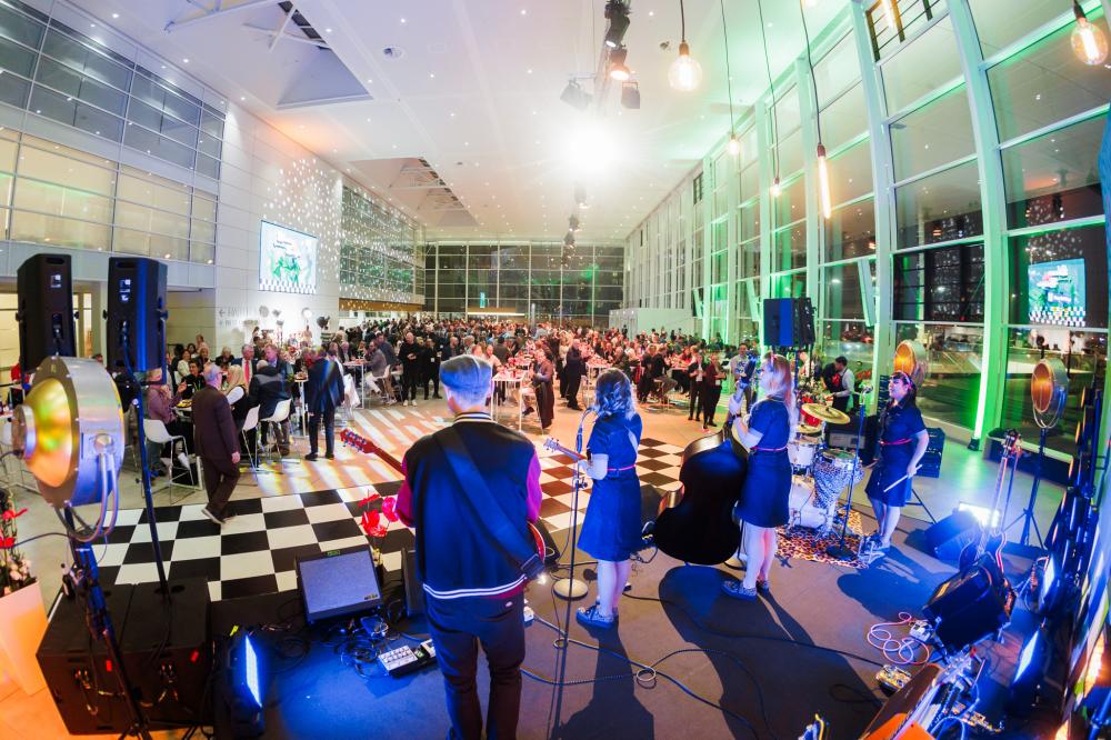 Impressionen des Ausstellerabends der IPM ESSEN 2026