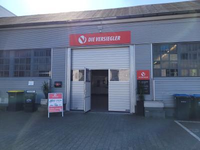 Kleiner Eingang - große Halle